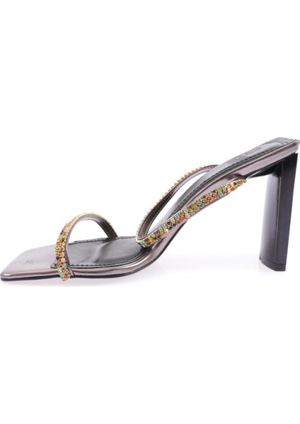 1300 Kadın Çift Bantlı Topuklu Terlik modelleri