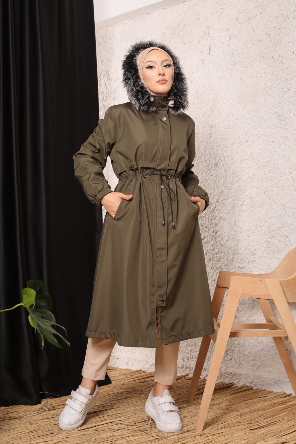 Vibeys Collection Siyah Içi Kürklü ve Su Geçirmez Büyük Beden Battal Kadın Kışlık Mont & Kaban