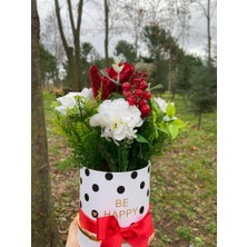 Eloza Floral Art Ithal Yapay Beyaz ve Kırmızı Gül ve Cipso ile Hazırlanmış Kutu Arajmanı E65