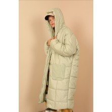 Kapitone Kumaş Uzun Kol Kalp Yaka Oversize/salaş Kadın Mont - Mint 4545545466