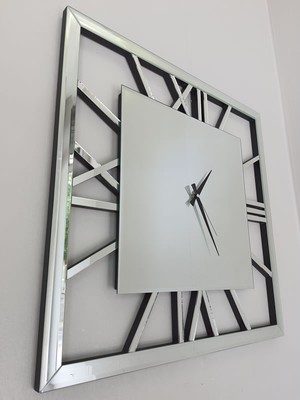 Ayna Denizi Time Silver Model Gümüş Renk 70 Cm x 70 Cm Dekoratif Aynalı Duvar Saati