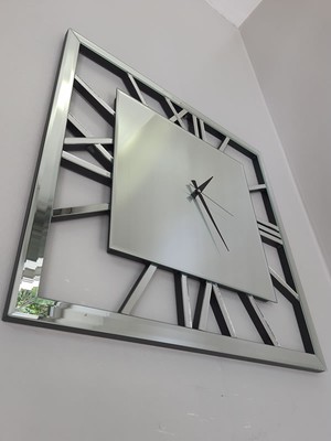 Ayna Denizi Time Silver Model Gümüş Renk 70 Cm x 70 Cm Dekoratif Aynalı Duvar Saati