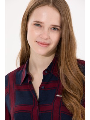 U.S. Polo Assn. Kadın Lacivert Desenli Gömlek 50262278-VR033