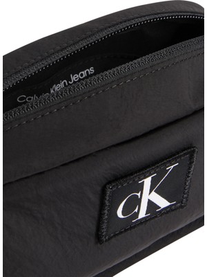 Calvin Klein Çapraz Çan, Standart, Siyah