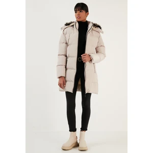 Yakası Suni Kürklü Çıkarılabilir Kapüşonlu Cepli Şişme Mont Bayan Mont 5761645