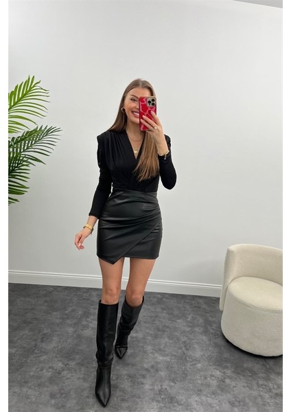 Kadın Deri Görünümlü Siyah Mini Zarf Etek fırsatları