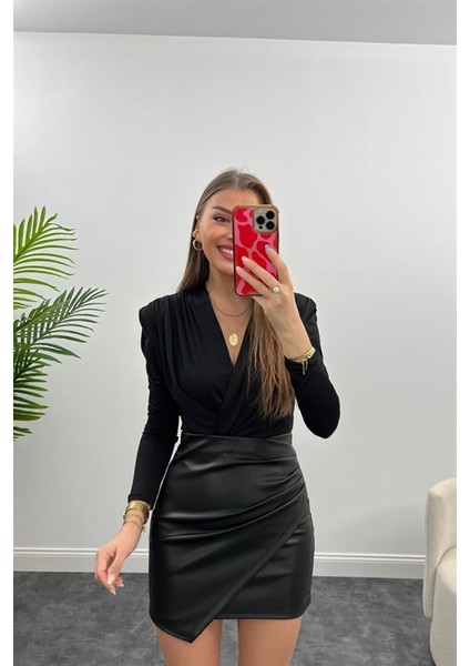 Kadın Deri Görünümlü Siyah Mini Zarf Etek indirimleri