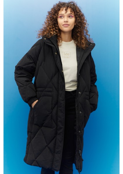Regular Fit Normal Kesim Kapüşonlu Uzun Şişme Mont