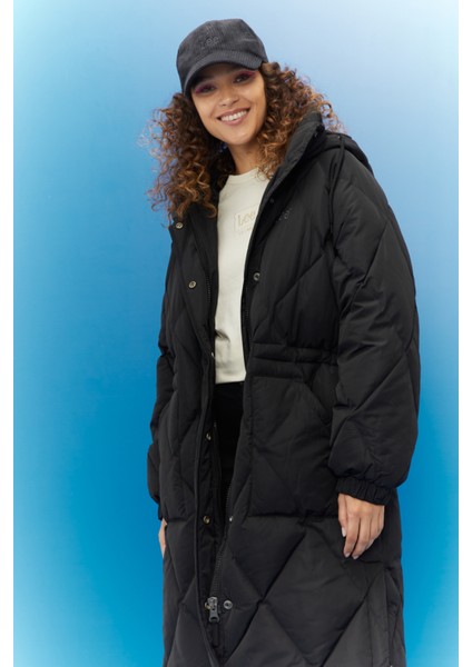 Regular Fit Normal Kesim Kapüşonlu Uzun Şişme Mont
