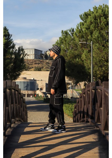 Collection Unisex Siyah Oversize Çizgi Baskılı Kapüşonlu Sweatshirt