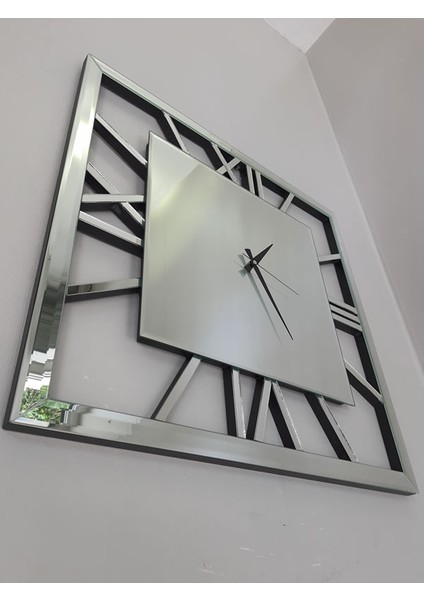 Time Silver Model Gümüş Renk 70 Cm x 70 Cm Dekoratif Aynalı Duvar Saati