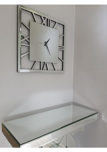 Time Silver Model Gümüş Renk 70 Cm x 70 Cm Dekoratif Aynalı Duvar Saati