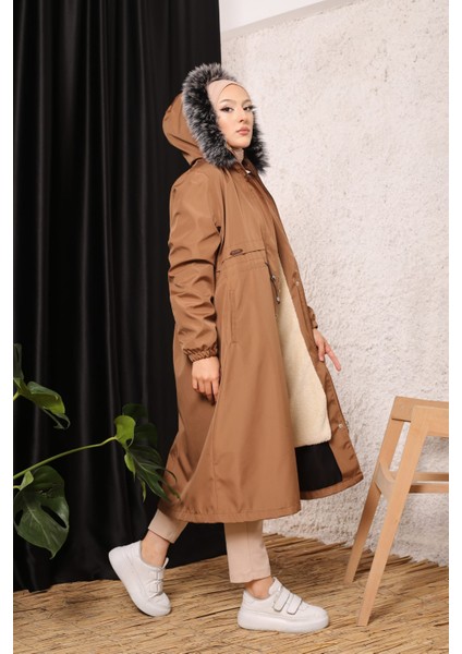 Taba Içi Kürklü ve Su Geçirmez Büyük Beden Battal Kadın Kışlık Mont & Kaban