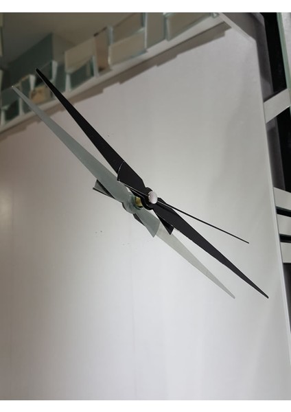 Square Silver Model Gümüş Renk 70 Cm x 70 Cm Dekoratif Aynalı Duvar Saati