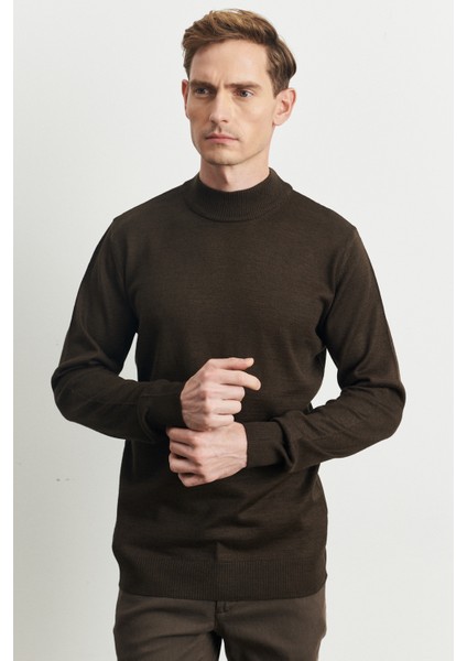 ALTINYILDIZ CLASSICS Erkek Kahverengi Standart Fit Normal Kesim Yarım Balıkçı Yaka Yünlü Triko Kazak