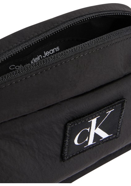 Calvin Klein Çapraz Çan, Standart, Siyah