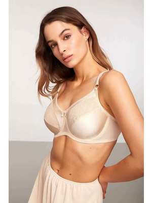 Kom Martına Toparlayıcı Dantelli Sütyen Ten