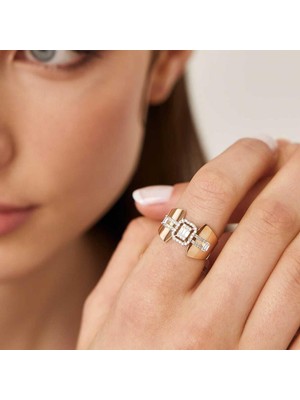 By Golden House Dörtgen Baget Pırlanta Yüzük