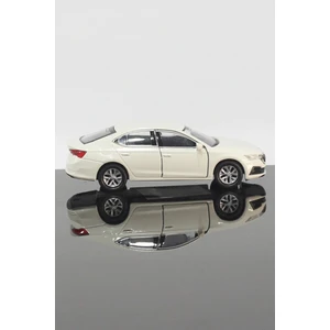 Skoda Octavia  Model Çek Bırak Araba 11 cm Beyaz