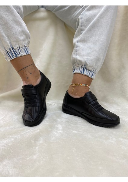 Gerçek Deri Ortopedik Cırtlı Önü Lastikli Siyah Kadın Ayakkabı (7679) - Siyah - 39 - ST00698-SİYAH-39 fırsatları