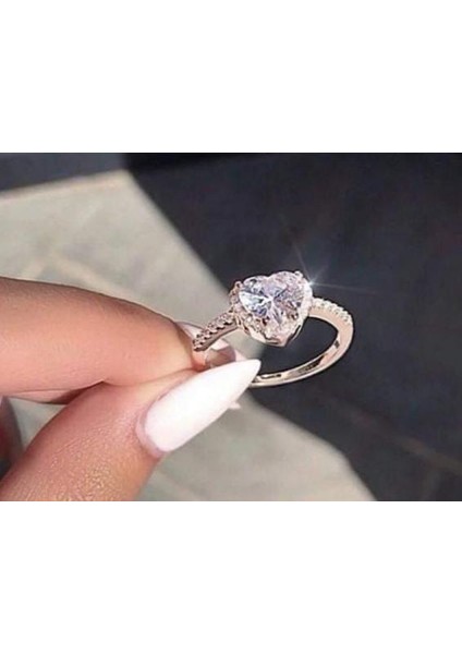 Kalp Kesim Pırlanta Efekli Gümüş Tektaş