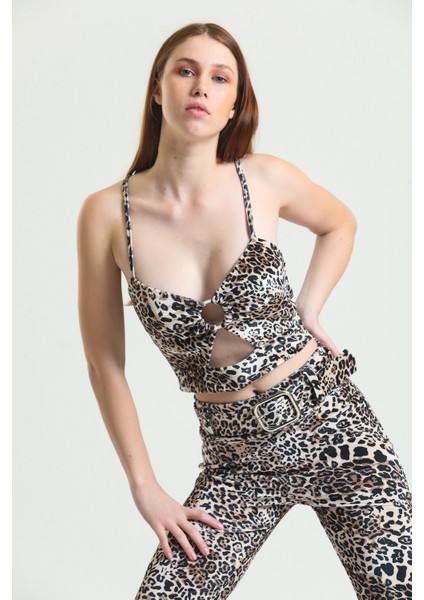 Önü Metal Halkalı Askılı Leopar Kadife Bustiyer | BUST34575 Leopar Desenli