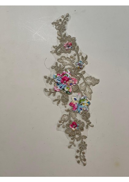 36X13 cm Tül Üeri Nakışlı Güllü Güpür Aplike Arma Yamaa