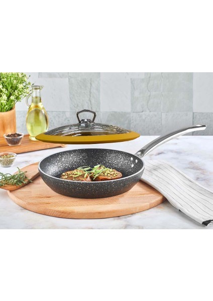Granit Tava 26 cm Sarı Silikon Kapaklı