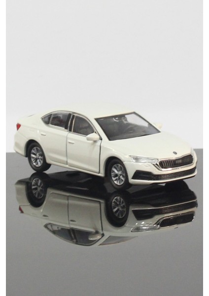 Skoda Octavia Model Çek Bırak Araba 11 cm Beyaz fiyatları