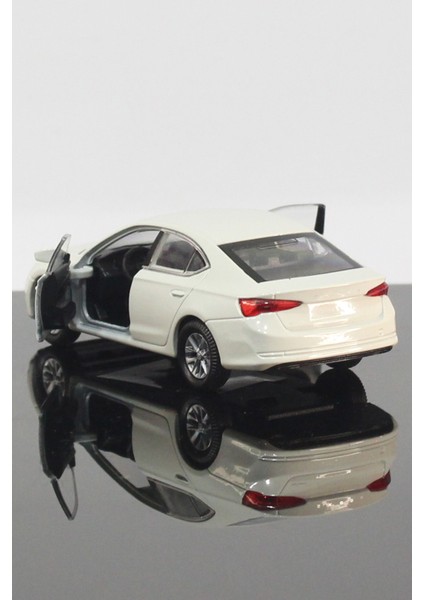 Skoda Octavia Model Çek Bırak Araba 11 cm Beyaz fırsatları
