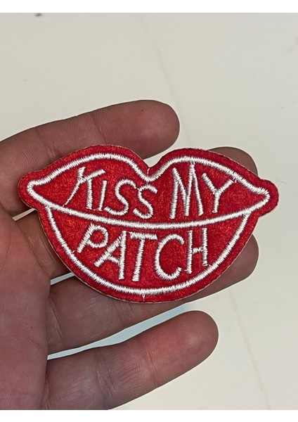 7x4 cm Ütü Ile Yapışan Kiss My Yazılı Kırmızı Dudak Aplik Arma Yama