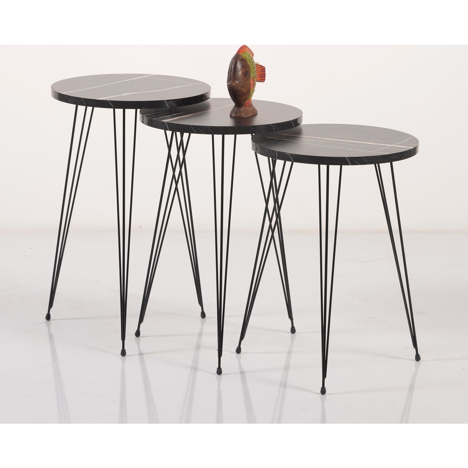 Albero Mobilya Siyah Mermer Desenli Yuvarlak Metal Ayaklı Albero Mobilya Siyah Mermer Desenli Yuvarlak Metal Ayaklı
