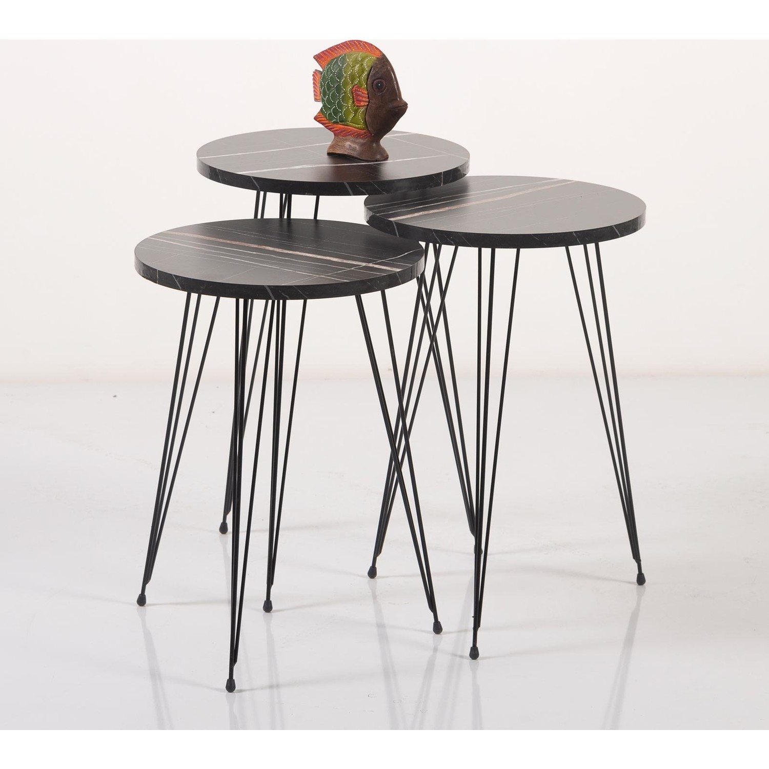 Albero Mobilya Siyah Mermer Desenli Yuvarlak Metal Ayaklı Albero Mobilya Siyah Mermer Desenli Yuvarlak Metal Ayaklı