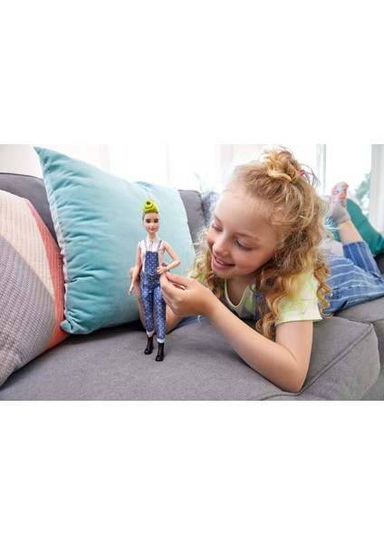 Fashionistas Bebek ve Aksesuarları Yeşil Mohawk Saçlı FXL57 fiyatları