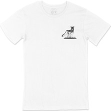 Cix Doğadaki Siyah Tilki Cep Logo Tasarımlı Beyaz Tişört