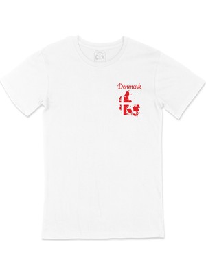 Cix Danimarka Haritalı ve Bayraklı Cep Logo Tasarımlı Beyaz Tişört