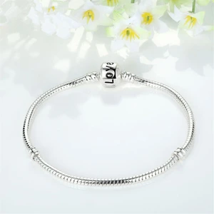 Charm Uyumlu Yılan Bileklik, Love Klips, Ahşap Kutu Içerisinde+ 1 Adet   Charm