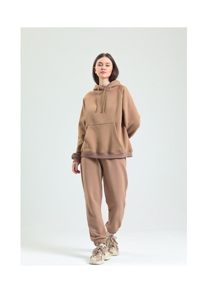 Kapüşonlu Nakış Detaylı Sweatshirt