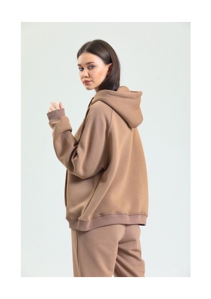 Kapüşonlu Nakış Detaylı Sweatshirt