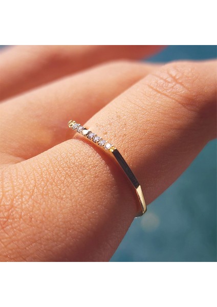 Gümüş Yüzük - Altıgen Sıra Çizgi Signity Swarovski Taşlı 925 Ayar Gümüş Alyans modelleri