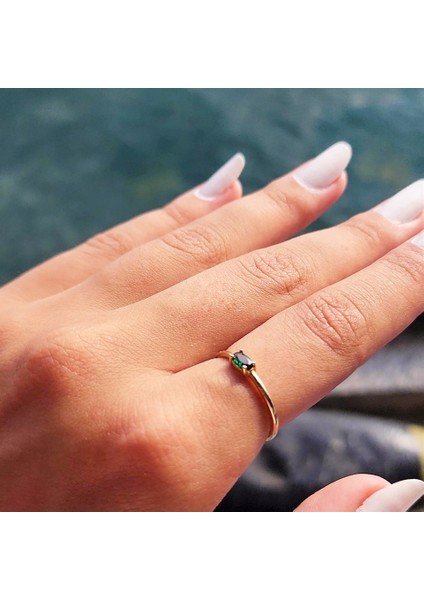 Gümüş Yüzük - 0.30Karat Oval Swarovski Zümrüt Yeşili 925 Ayar Gümüş Yüzük-Tektaş Minimal Gümüş Yüzük modelleri