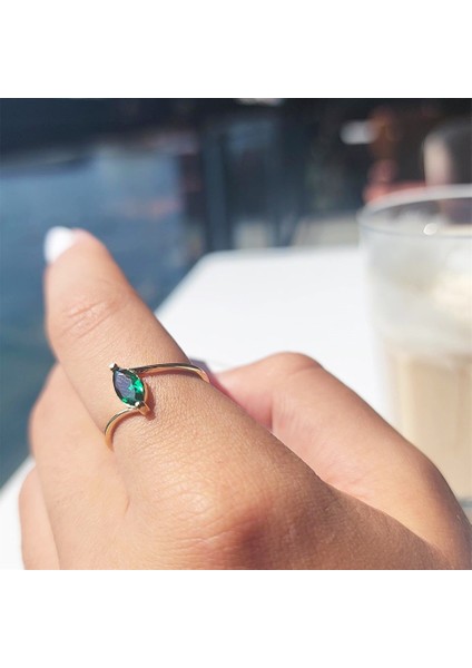Gümüş Yüzük - 0.60Karat Mekik Zümrüt Yeşili Taşlı Es Swarovski 925 Ayar Gümüş Evlilik Teklifi Yüzüğü fiyatları