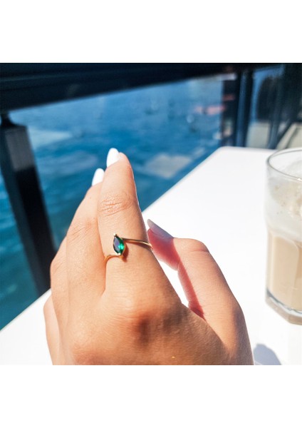 Gümüş Yüzük - 0.60Karat Mekik Zümrüt Yeşili Taşlı Es Swarovski 925 Ayar Gümüş Evlilik Teklifi Yüzüğü fırsatları