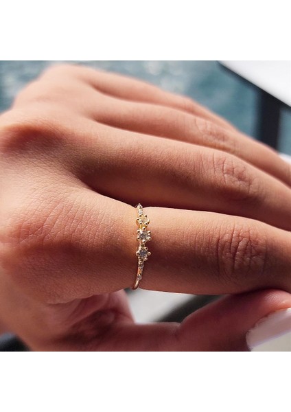 Gümüş Yüzük - Süzme Sıra Taşlı Pırlanta Montörü 925 Ayar Gümüş Alyans Yüzük