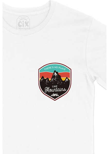No Place Like Mountains Cep Logo Tasarımlı Beyaz Tişört