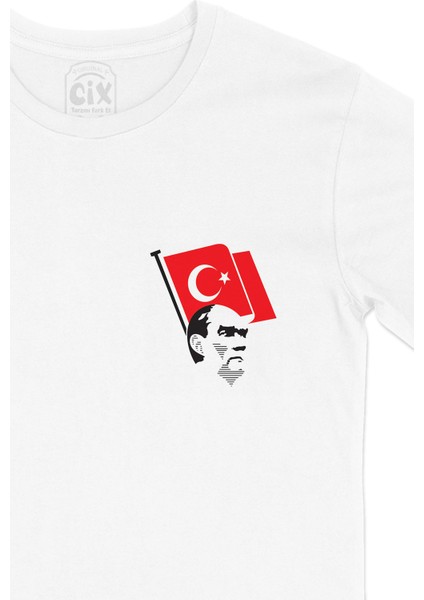 Atatürk ve Türk Bayraklı Cep Logo Tasarımlı Beyaz Tişört