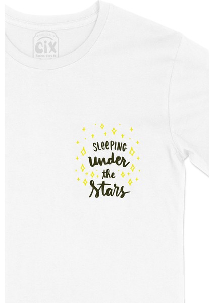Sleeping Under The Stars Cep Logo Tasarımlı Beyaz Tişört fiyatları