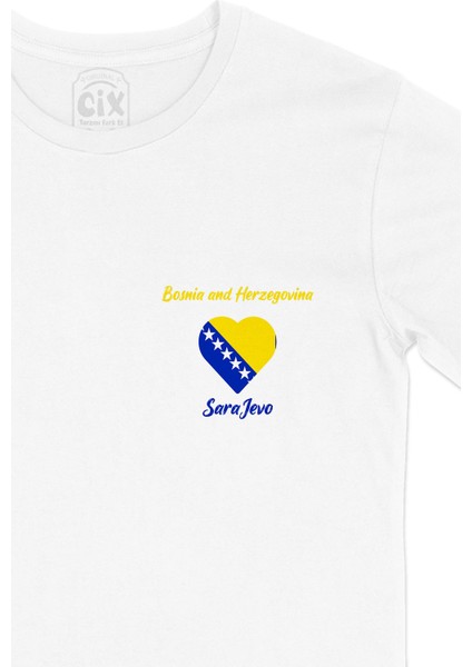 Saraybosna Bosna Hersek Bayraklı Kalpli Cep Logo Tasarımlı Beyaz Tişört fiyatları