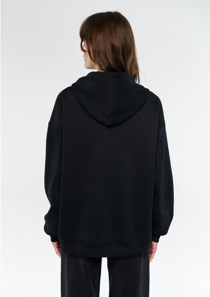 Logo Baskılı Siyah Kapüşonlu Sweatshirt fırsatları