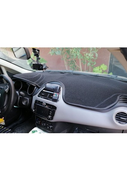 2015-2021 Modellerine Uygun Fiat Linea Urban Torpido Koruma Halısı Siyah Kenar Renk Siyah fiyatları